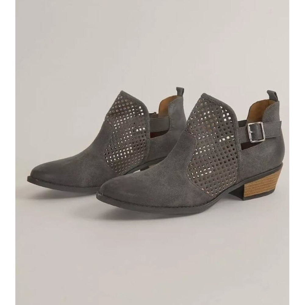 Daytrip Sochi Gray Ankle Boots Booties with Buckle ~ Size 7.5